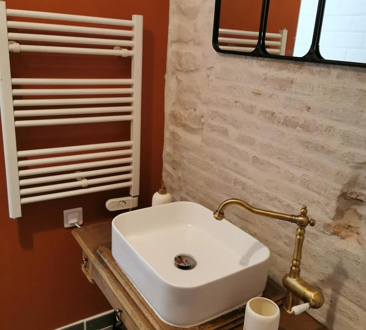 Le Puech Des Amandiers Villeneuve-sur-Vere 0*,  França